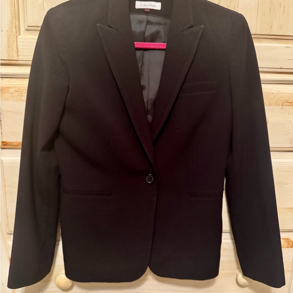 Calvin Klein Women's Elegant Black Blazer